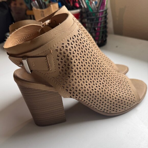 Coconuts Sandals - Picture 2 of 3